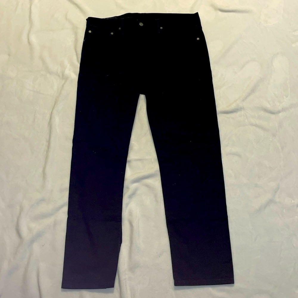 Men’s black Levi jeans